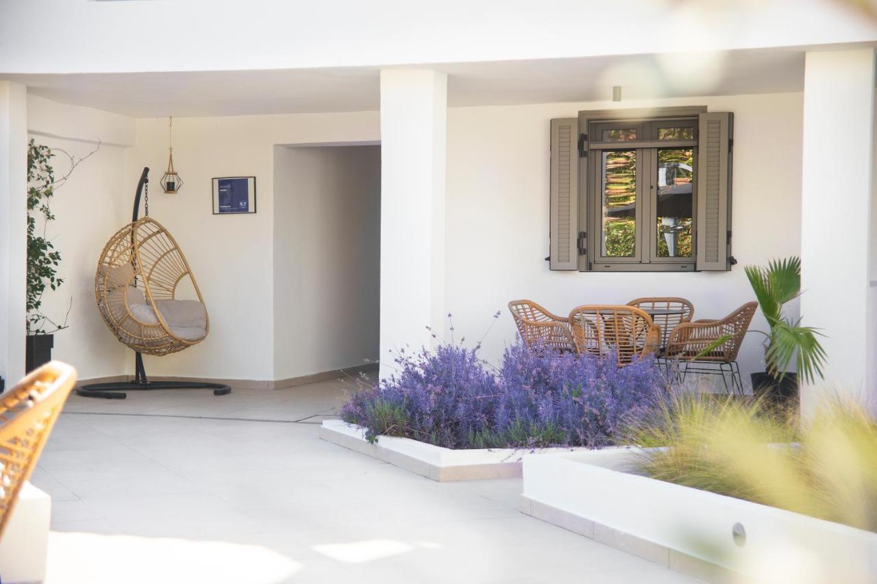 Araliki Suites Polychrono Quarto foto